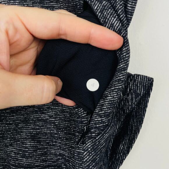 Lululemon Kanto Catch Me 1/2 Zip black gray size 4 - Picture 5 of 7